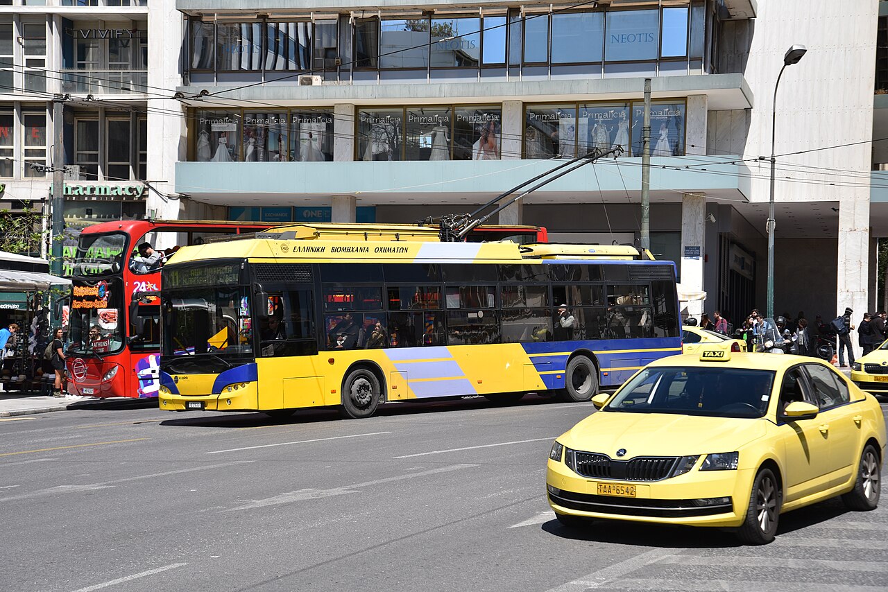 Τρόλεϊ ΟΣΥ στην πλατεία Συντάγματος, Αθήνα